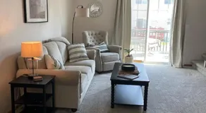 Stunning Executive Townhome in Private HOA - Image 2