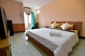 Goody Hotel - Image 2