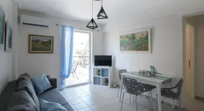 DM Apartment 2 - Only 4' from Rafina Port & 2' from the beach - Image 2