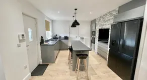 Holdsworth House Apartments - Image 3