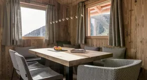 Stay COOPER I DIAMANTIDI Lodge - Modern Mountain Chalet in the Dolomites - Image 4