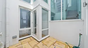 3 Bed City Centre House Sleeps 6 - Parking Wifi - Image 5