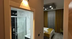 Arya inn suit - Image 4