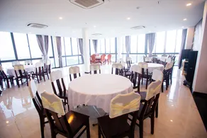ONE HOTEL - Image 4