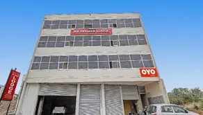 OYO Flagship Mr Deluxe Near Wonderla Amusement Park - Image 3