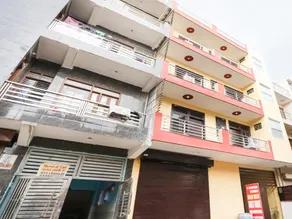 Hotel O by OYO Main View Guest House - Image 4