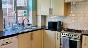 Bayfields house by the Sea, parking, garden, central location - Image 2