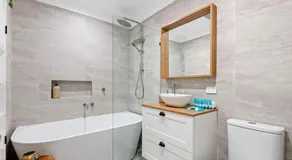Coastal Retreat Modern Home in Scarborough - Image 2