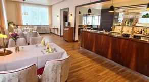 Hotel Hessischer Hof - Image 2