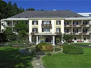 Hotel Warmbaderhof - Image 2