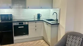 Central Maidstone Studio - Contractors - Weekly and Monthly Stays - Image 5
