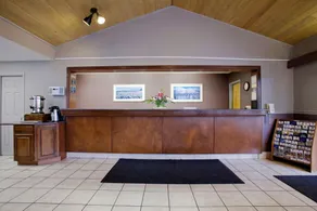 Clarion Pointe Mount Vernon - Burlington - Image 5