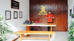 RedDoorz Syariah near RSUD Mataram Lombok 2 - Image 3