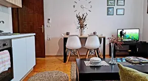 All Seasons Apartments - Free Parking & City Center - Image 4