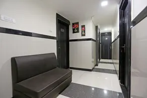 OYO 9050 Hotel Saya - Image 2