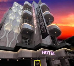 Pacific7 Hotel - Image 2