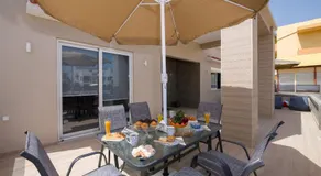 Luxury Villa Eva-Mari with jacuzzi, 50m from the beach - Image 2