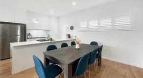 Coastline Cove: Modern Townhome Oasis - Image 3