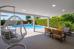 Ivy Blue Villa by Nomads - Short Walk to Coral Bay - Image 3