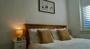 Spacious House Near Rochester Sleeps 10 - Image 2