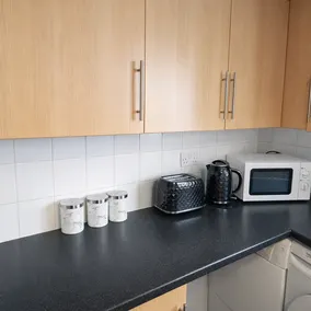 Cosy Town Centre House, Close to Uni and Hospital - Image 2