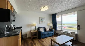Mariner Inn And Suites - Image 2