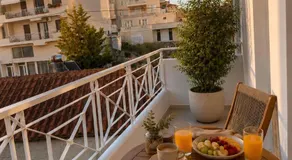 DIVINUS Luxury Stay-Athens Airport-Late&Self Check In - Image 4