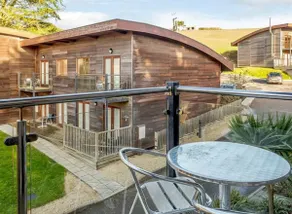 Pet-Friendly Cornish Retreat Apt 5| By Flag Beach - Image 3