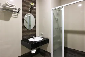 Alivio Suites Kuningan - Image 2