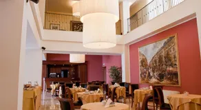 Hotel Maxim - Image 4