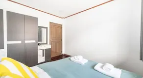 MIQ HK16 - 3BR Huai Khwang MRT with Pool Table near Jodd Fair - Image 3