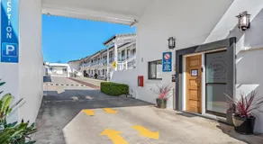 Apple & Grape Motel - Image 3