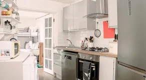 River View - Stunning Garden Flat w Free Parking - Pass the Keys - Image 2