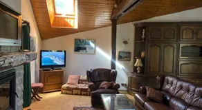 Maison/Gîte familial dans le Jura à 200m du lac avec piscine privée - Image 2