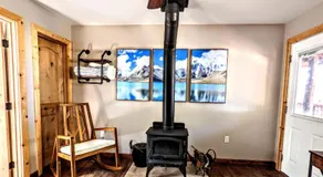 Falcon's Chalet- Cabin - Image 4