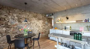 FRIZ Barn Lofts Stylische Ferienwohnungen Garten Parkplatz Zentral - Image 4