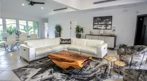 SWAYING PALM BEACH HOUSE Walk to Beach , Marina, Port, las Olas - Image 3