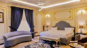 Le Aura Grand Hotel - Image 2
