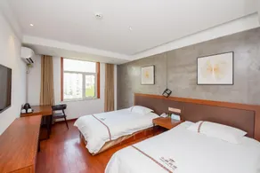 Zhongyuan Hotel - Image 2