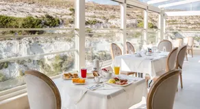 Cesca's Boutique Hotel - Image 2