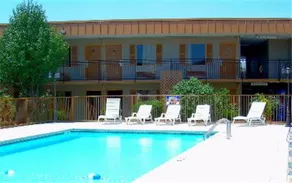 Executive Inn and Suites Springdale - Image 2