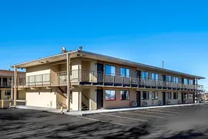 Rodeway Inn & Suites - Image 1