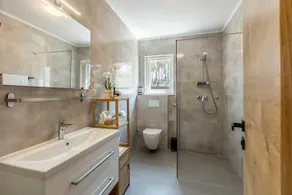 Modern villa by the sea with outdoor swimming pool - Image 3