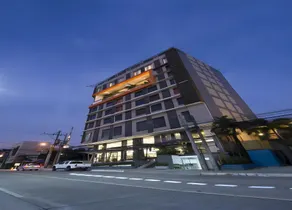 Hive Hotel - Image 4
