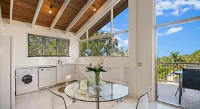 Descola 10 - Ocean Views Close to Noosa Main Beach - Image 3