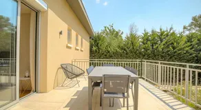 Joli T3 avec terrasse et parking, Écully - Image 3
