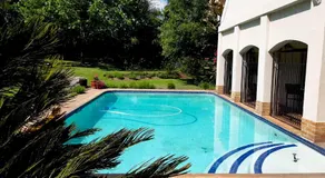Ipe Tombe Guest Lodge - Midrand - Image 2