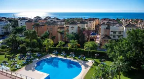 Apartamento en Elviria con vistas al mar - Image 5