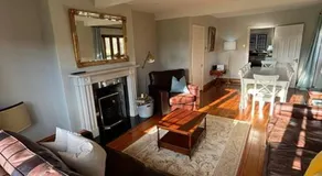 Picturebook cottage on prestigious polo estate - Image 2