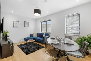Cozy Flat in Canning Town with Fireplace request parking - Image 4